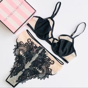 34D/MEDIUM Victoria’s Secret black lingerie set